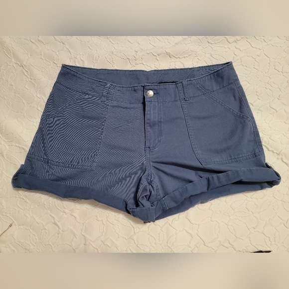 Magellan Outdoors Pants - Magellan Womens Shorts size 14
